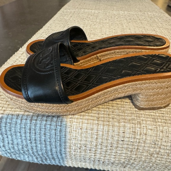 Tory Burch Black Quilted Leather Slide Sandals with Tan Edge - Picture 3 of 7